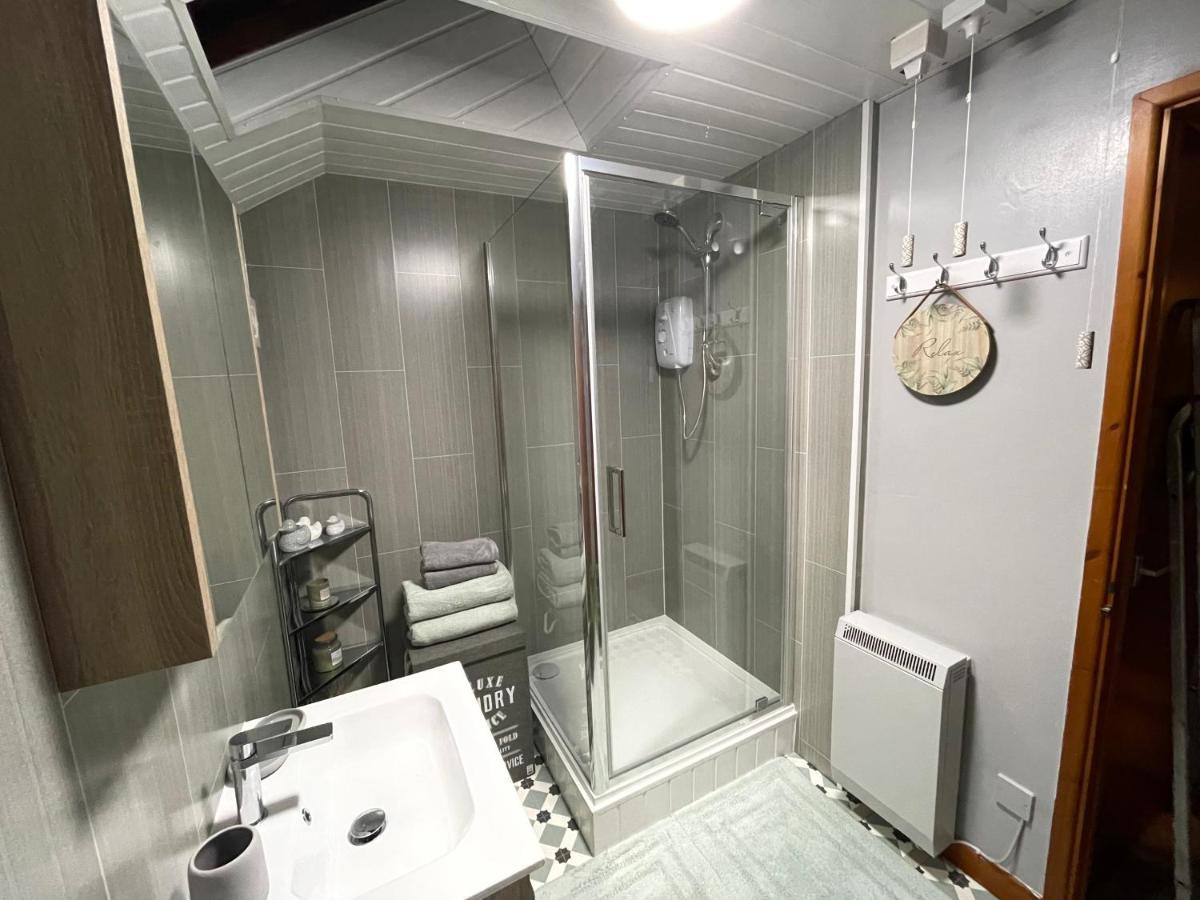 Westend Holiday Let 3 Brecon Bagian luar foto
