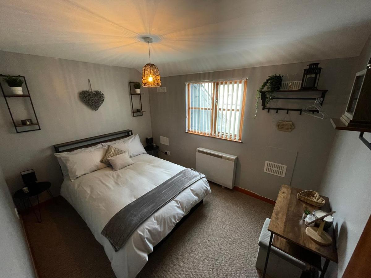 Westend Holiday Let 3 Brecon Bagian luar foto