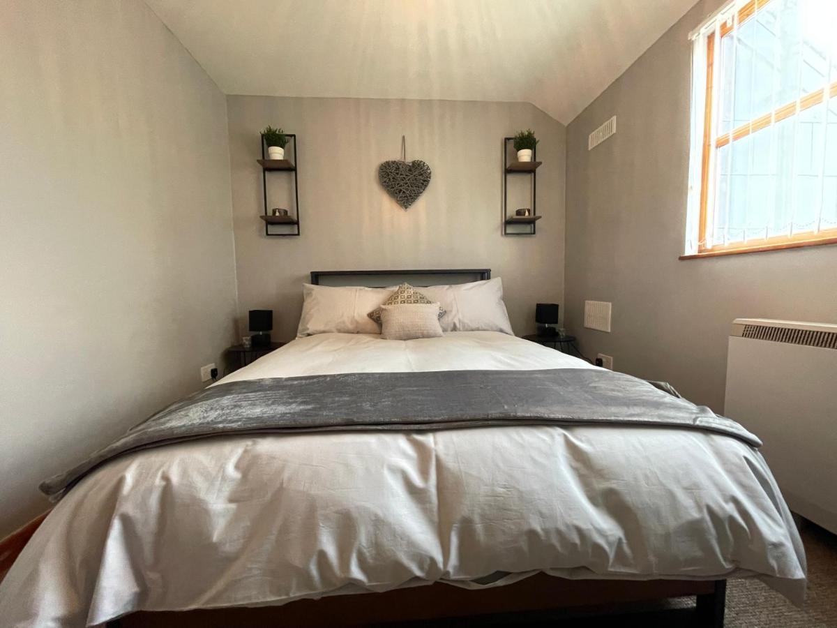 Westend Holiday Let 3 Brecon Bagian luar foto