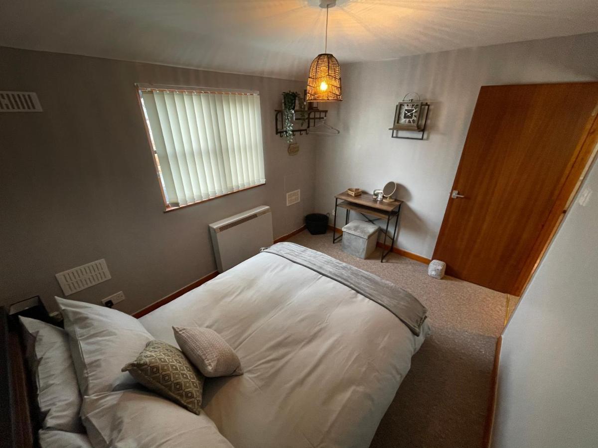 Westend Holiday Let 3 Brecon Bagian luar foto